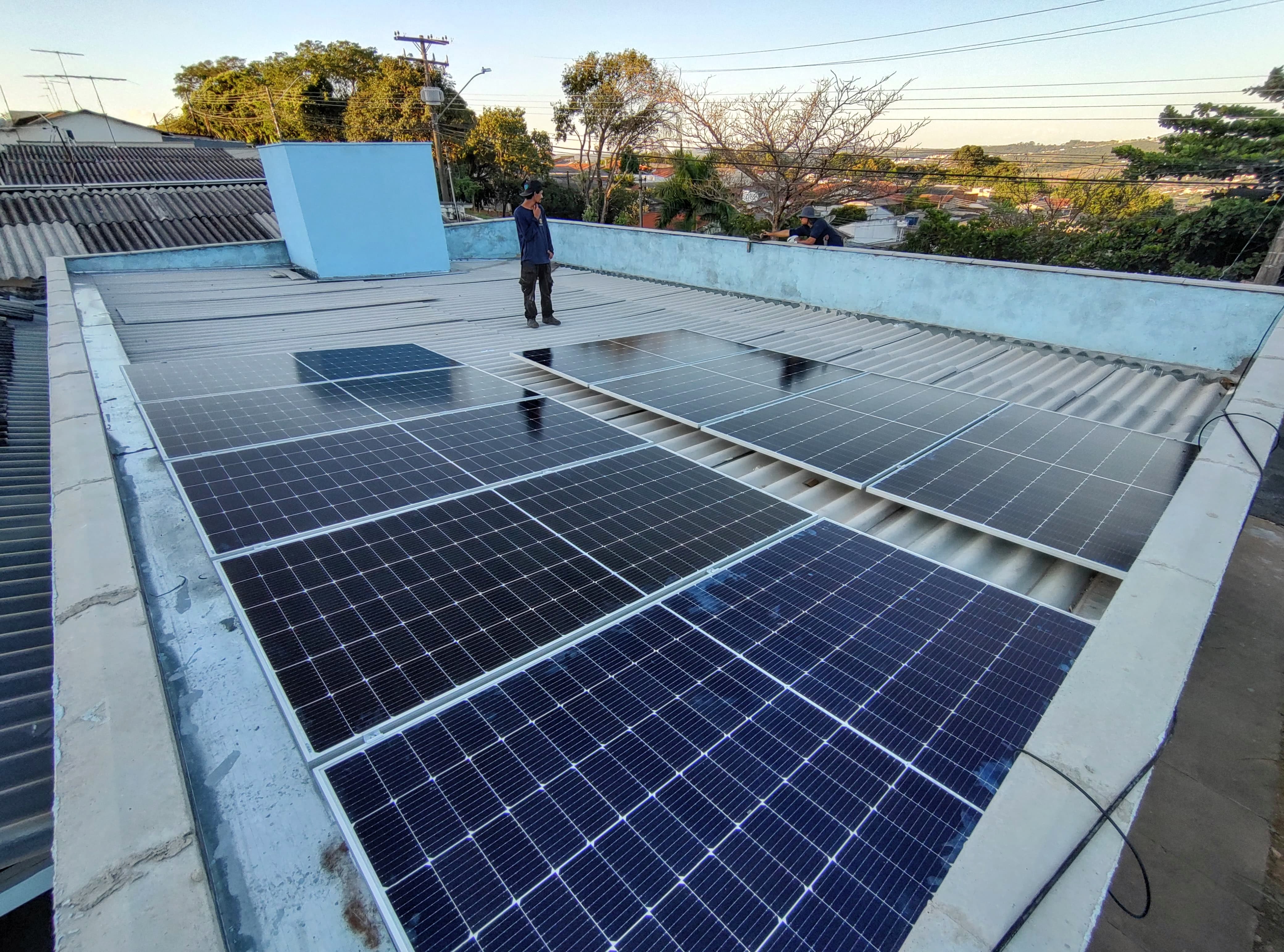 Trabalho de instalação solar